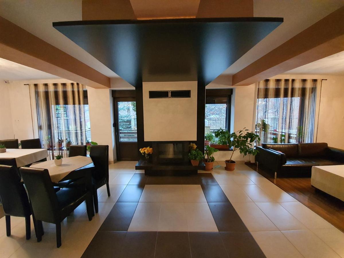 Pensiunea Public House بوستين المظهر الخارجي الصورة