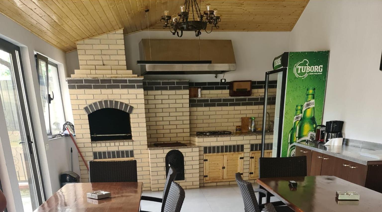 Pensiunea Public House بوستين المظهر الخارجي الصورة